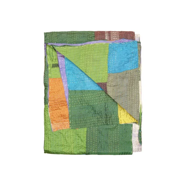 50 x 70 Handcrafted Silk Throw - Vintage Patchwork Blanket for Warmth & Aesthetic Charm
